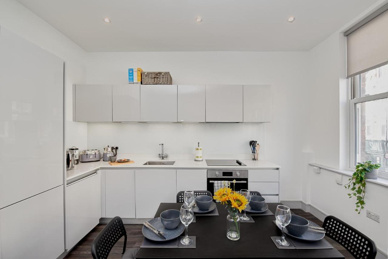 High Spec 2 Bed Apartment W/Parking Available Londres Exterior foto