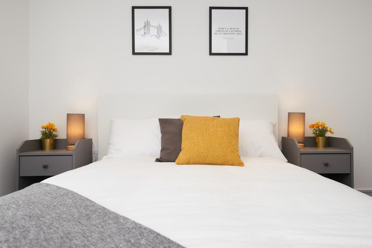High Spec 2 Bed Apartment W/Parking Available Londres Exterior foto