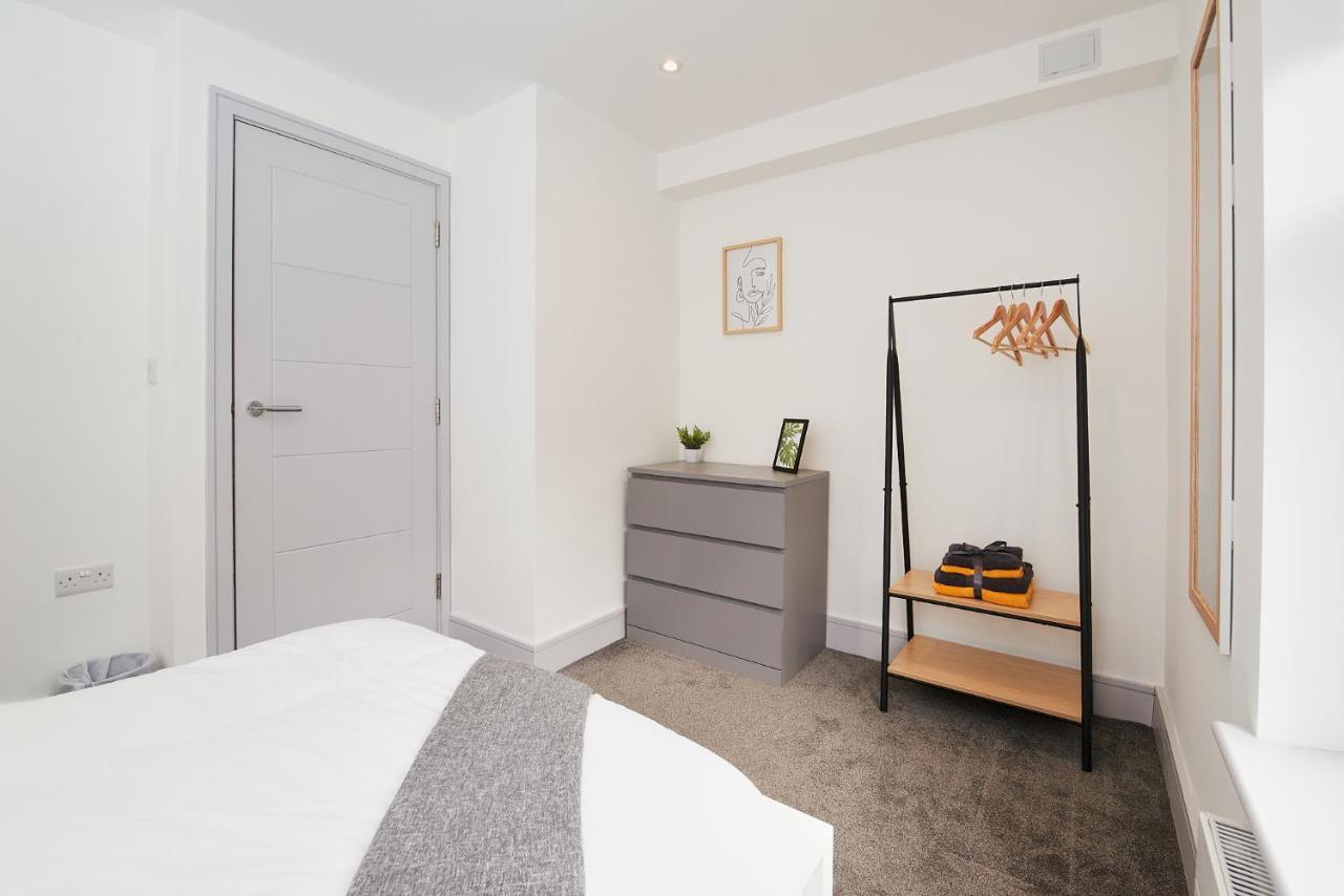 High Spec 2 Bed Apartment W/Parking Available Londres Exterior foto