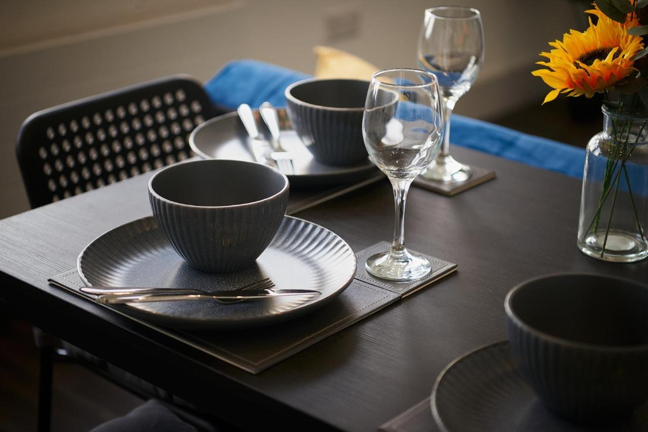High Spec 2 Bed Apartment W/Parking Available Londres Exterior foto