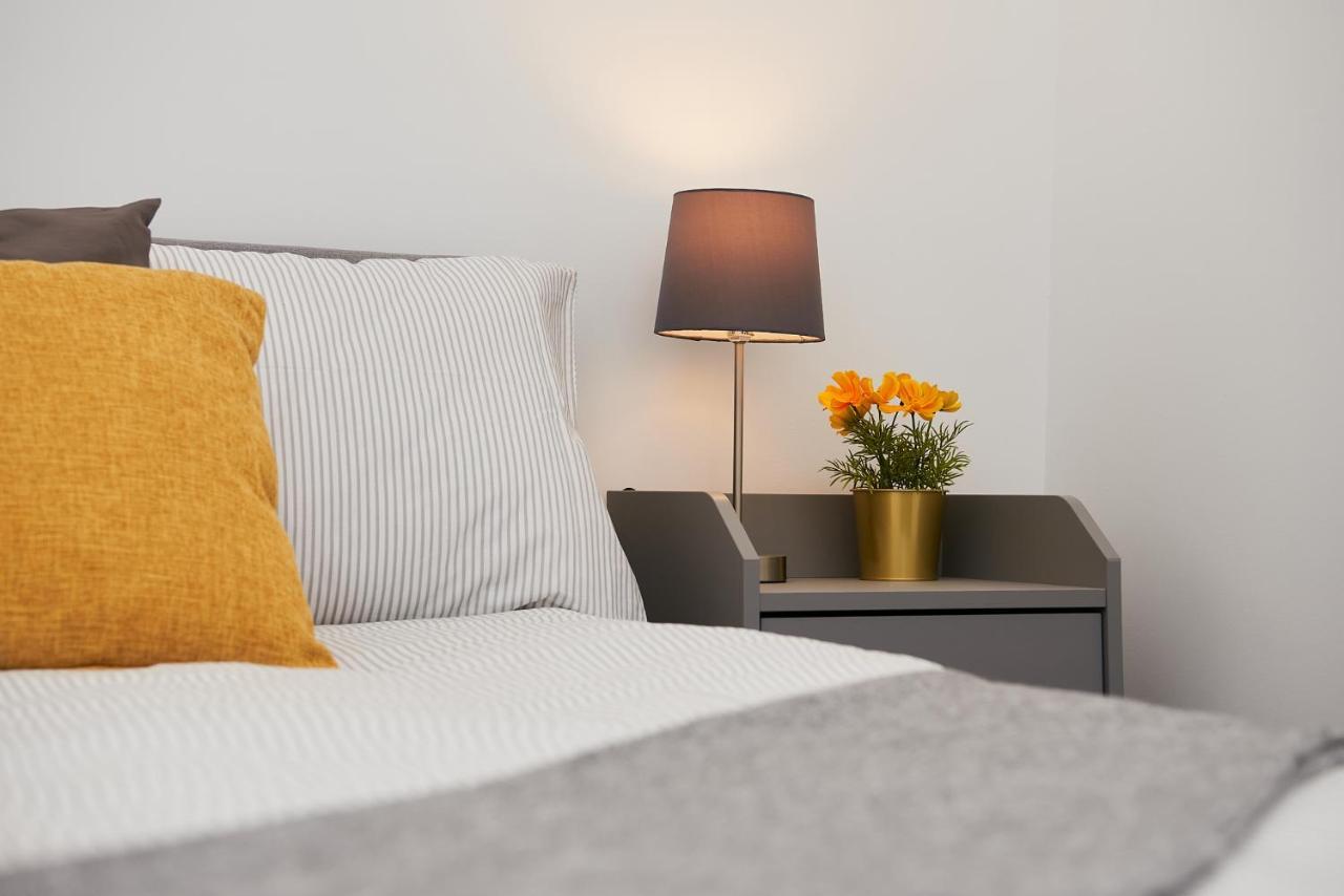 High Spec 2 Bed Apartment W/Parking Available Londres Exterior foto