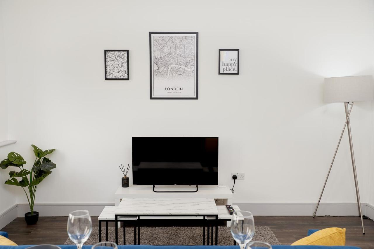 High Spec 2 Bed Apartment W/Parking Available Londres Exterior foto